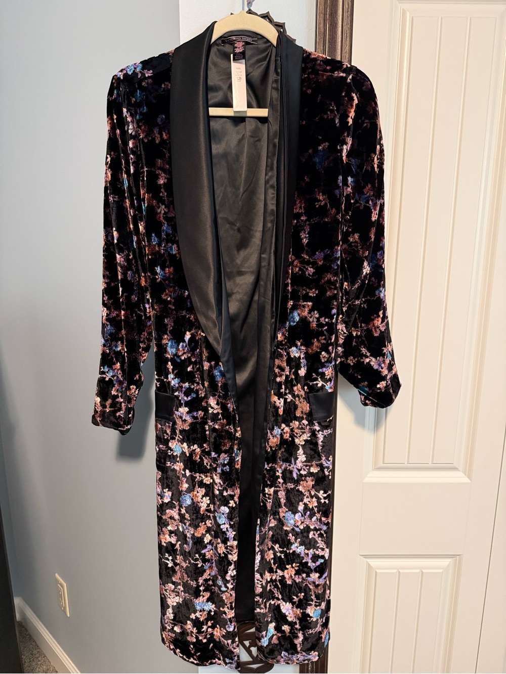 NWT Victoria's Secret Black Floral Velvet Long Robe Satin Trim Luxury Duster XSS